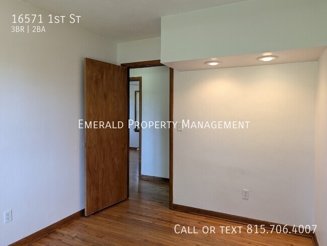 Building Photo - 16571 1st St