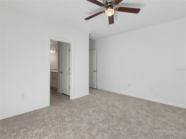 Building Photo - 1931 Rosewood Cir