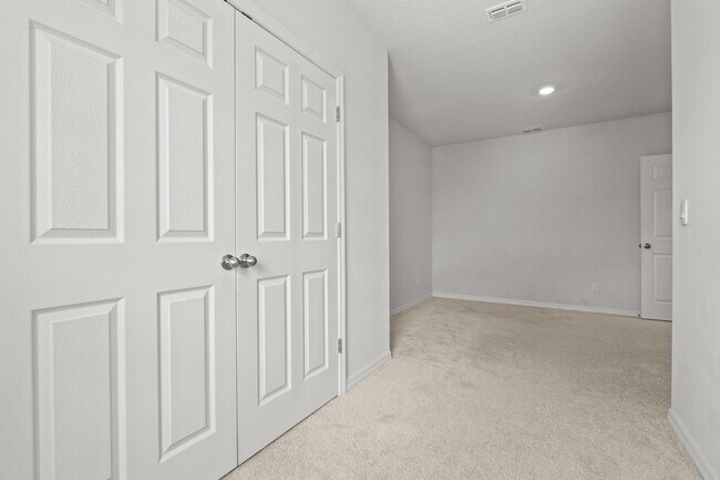 Building Photo - 12869 SW Forli Wy