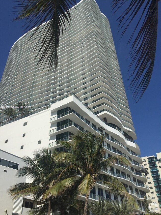 Building Photo - 4111 S Ocean Dr