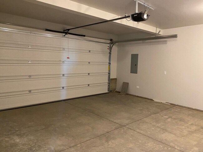 Building Photo - 20576 Rolen Ave