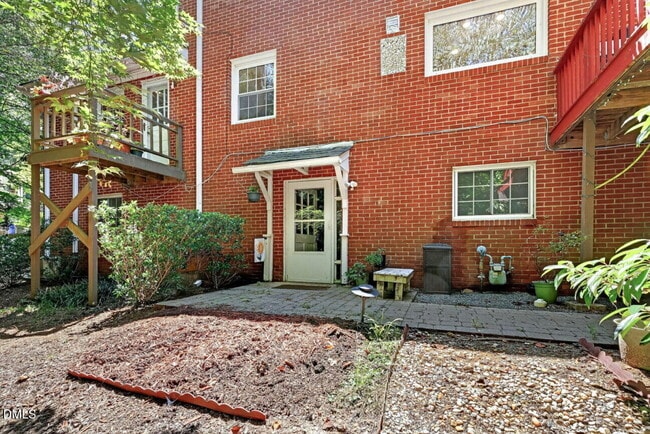 Building Photo - 324 Glendale Dr
