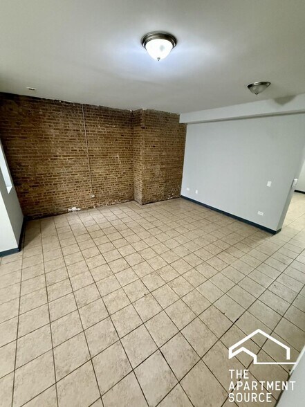 Building Photo - 6917 S Paxton Ave