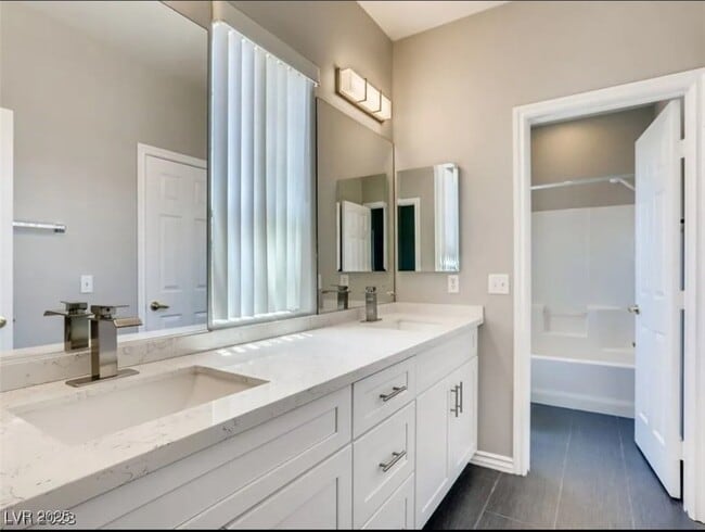Building Photo - 227 Charming Ct