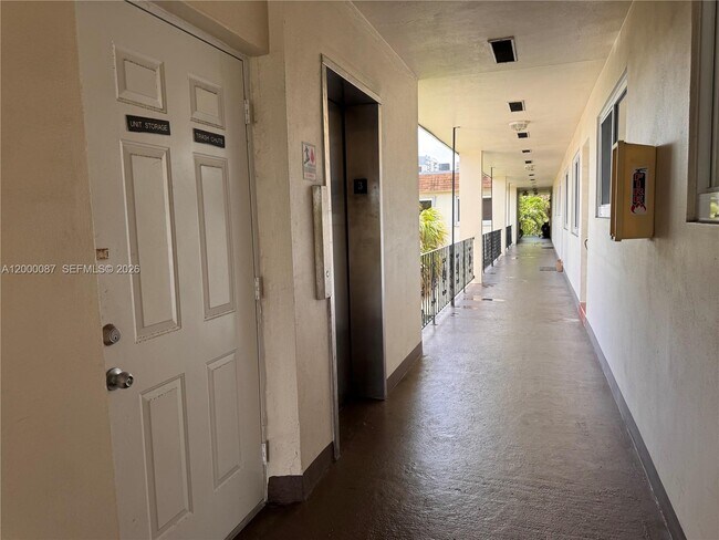 Building Photo - 2210 Taylor St