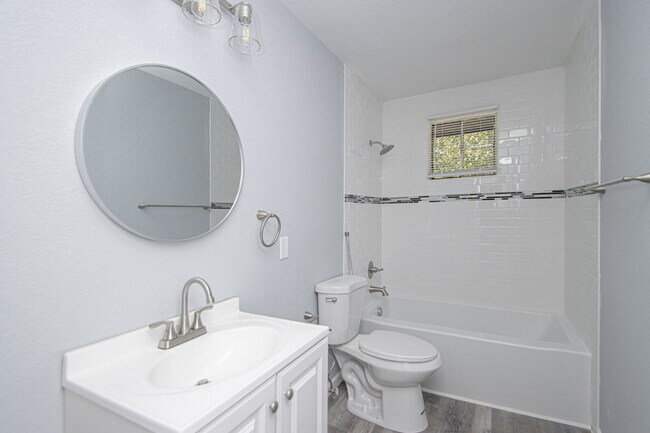 Building Photo - Live Better for Less – Updated 2BR Apartment in Benton, AR!