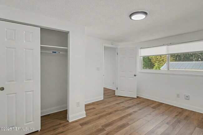 Building Photo - 1503 Broome St