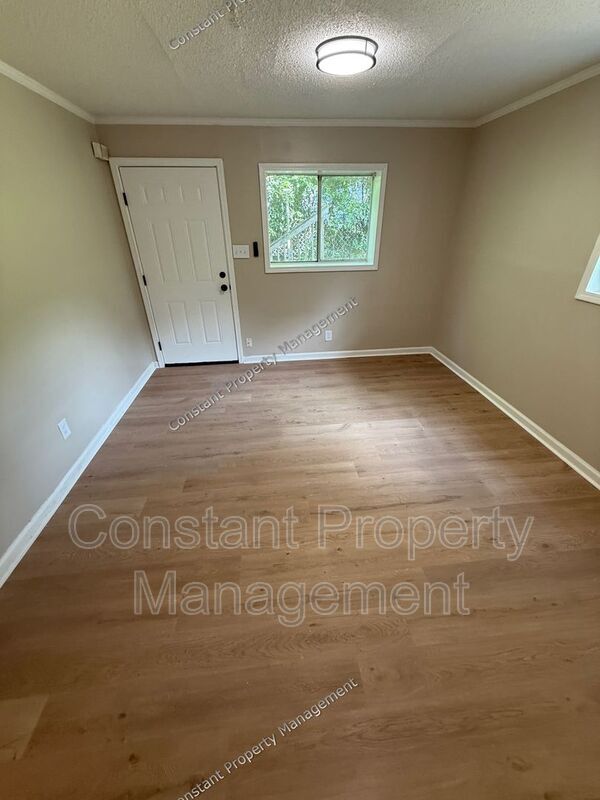 Building Photo - 4221 Ayers Rd