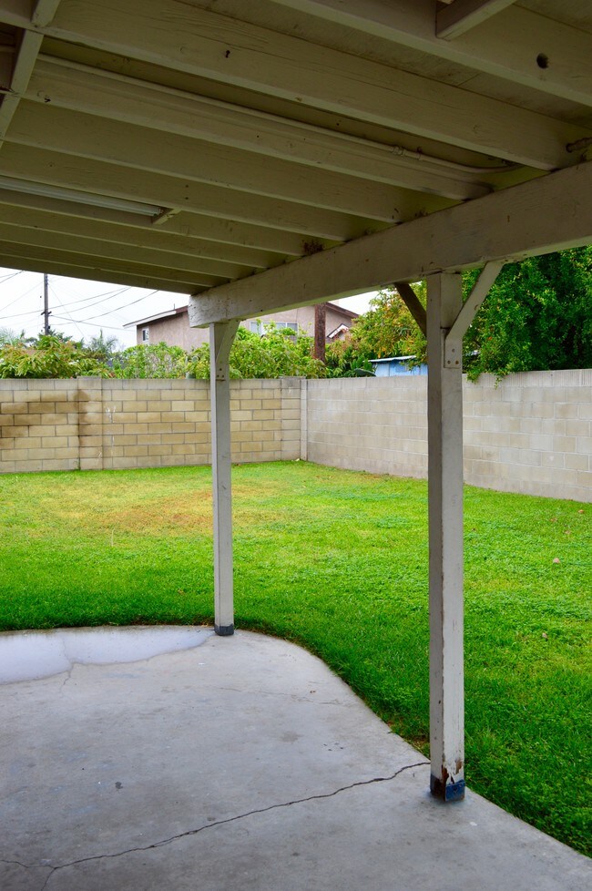 Building Photo - 514 S King St