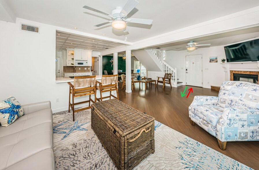 Open Format Living Room - 8432 W Gulf Blvd