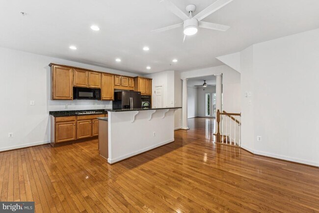 Building Photo - 8915 Amelung St