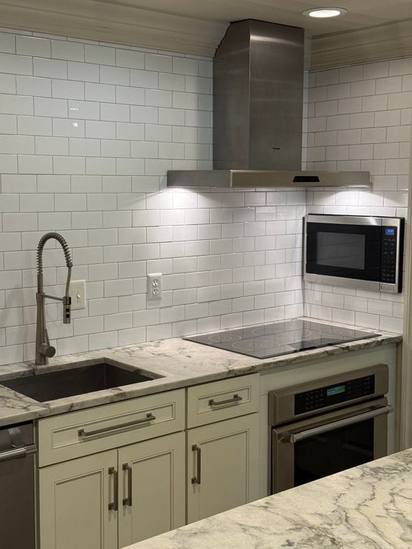 Building Photo - 312 Tschiffely Square Rd