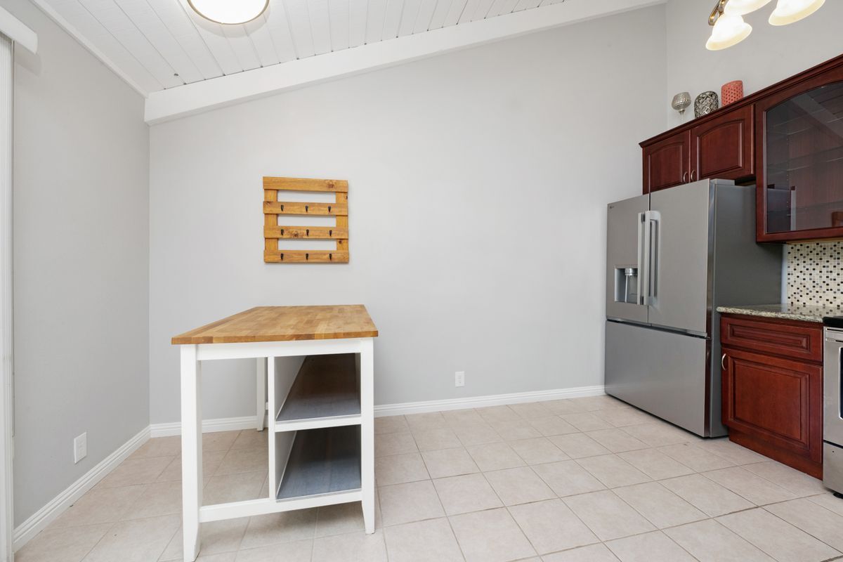 Building Photo - 238 Thistle Cir