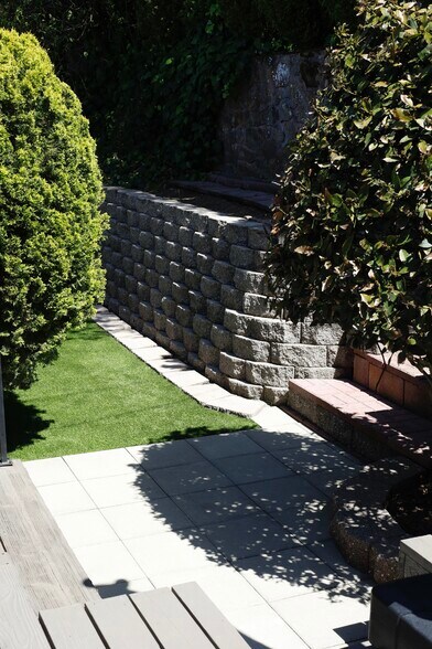 Building Photo - 25 Sereno Pl
