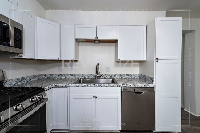 Building Photo - HALF-DEPOSIT SPECIAL!! Updated Brick 3 Bed 1 Bath Home with Huge Yard on Quiet Street!