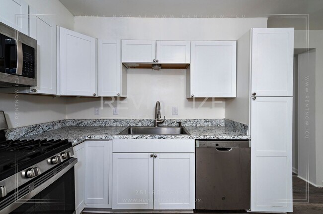 Building Photo - Updated Brick 3 Bed 1 Bath Home with Huge ...