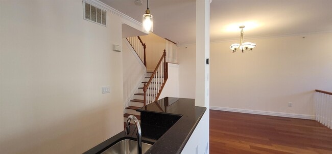 Building Photo - 9 McMartin Ct