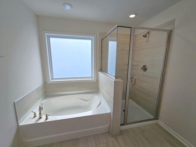 Building Photo - 5451 Cherwell Ave