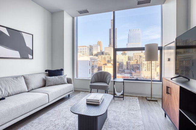 Building Photo - 413 S Halsted St