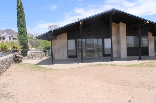 Building Photo - 3000 Parknorth Dr