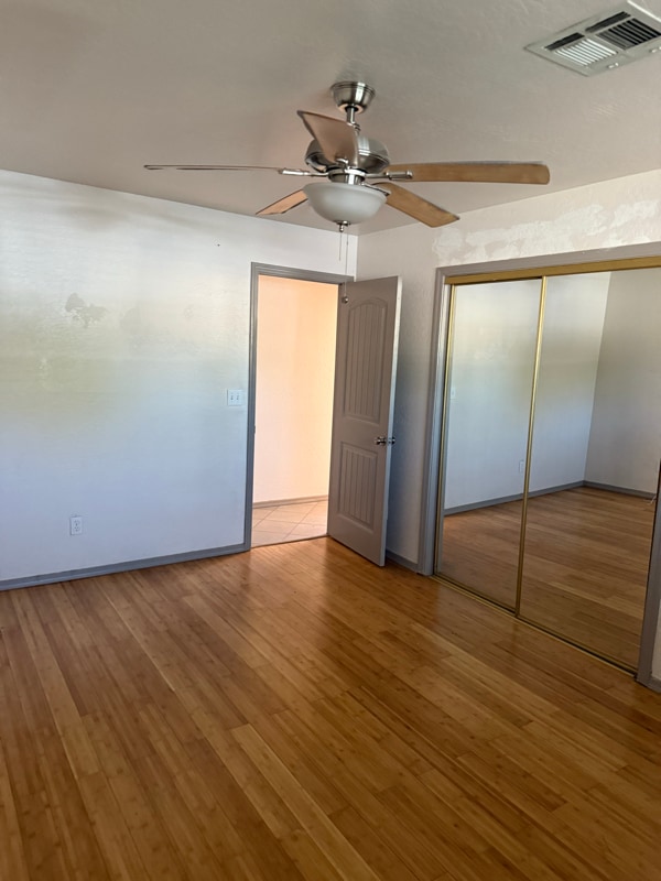 Building Photo - 2923 W Rose Ln