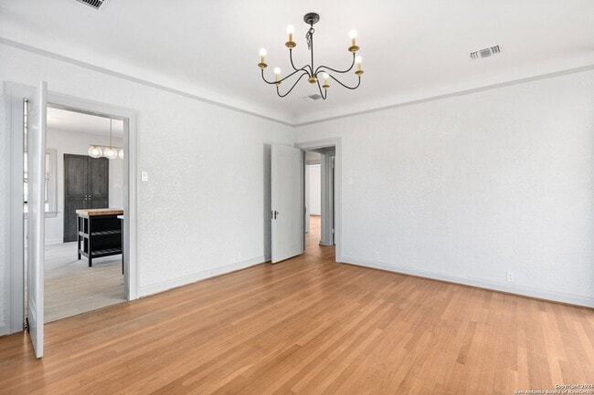Building Photo - 331 W Elsmere Pl
