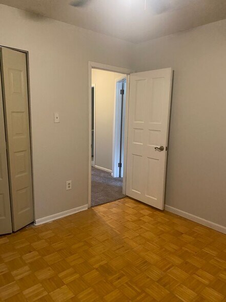 Building Photo - 1424 Boxwood Dr