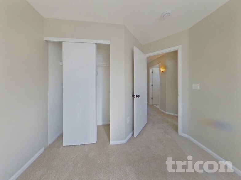 Building Photo - 6765 Lionshead Pkwy