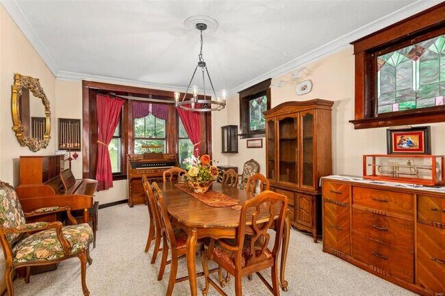 Building Photo - Fantastic 3bd/1.5ba home! Coming soon!