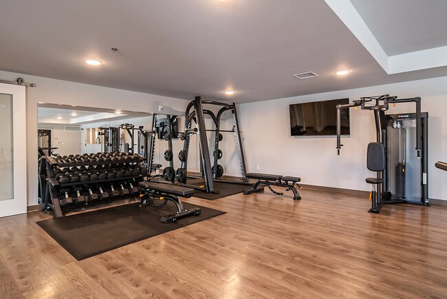 Building Photo - 2023 N Broadmoor Ave