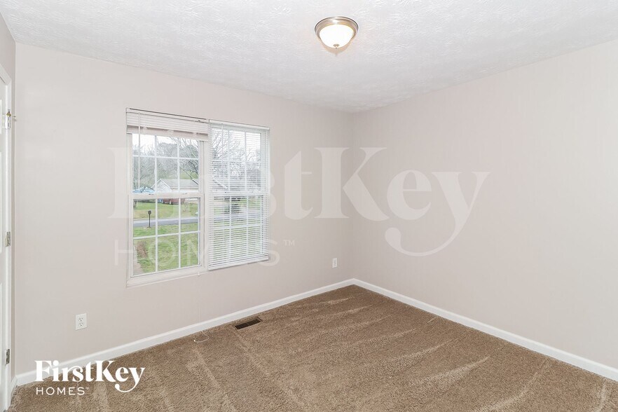 Building Photo - 8630 Bayhill Dr