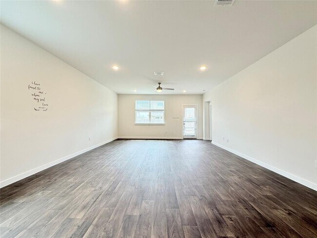 Building Photo - 3013 Louris Ln
