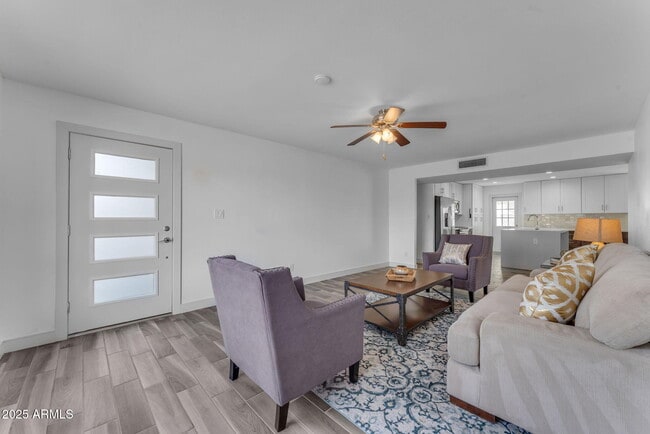 Building Photo - 2447 E La Jolla Dr