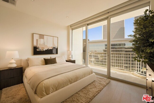 Building Photo - 2025 Ave of the Stars
