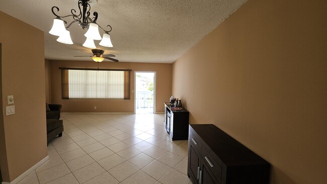Building Photo - 305 Newport T