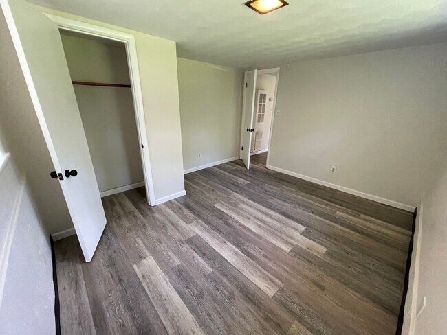 Building Photo - 2207 Clark Ln