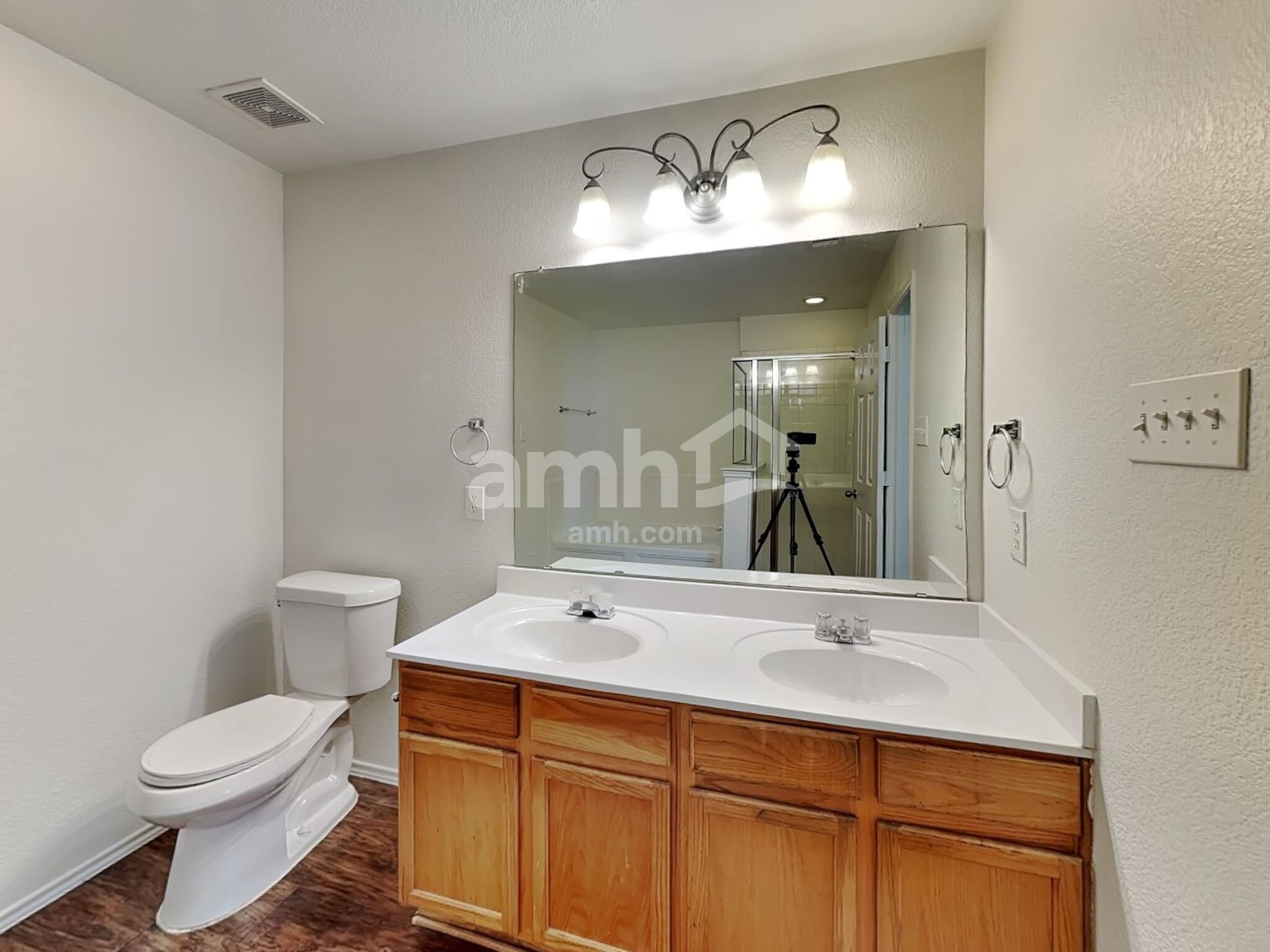 Building Photo - 2203 Terrell Dr