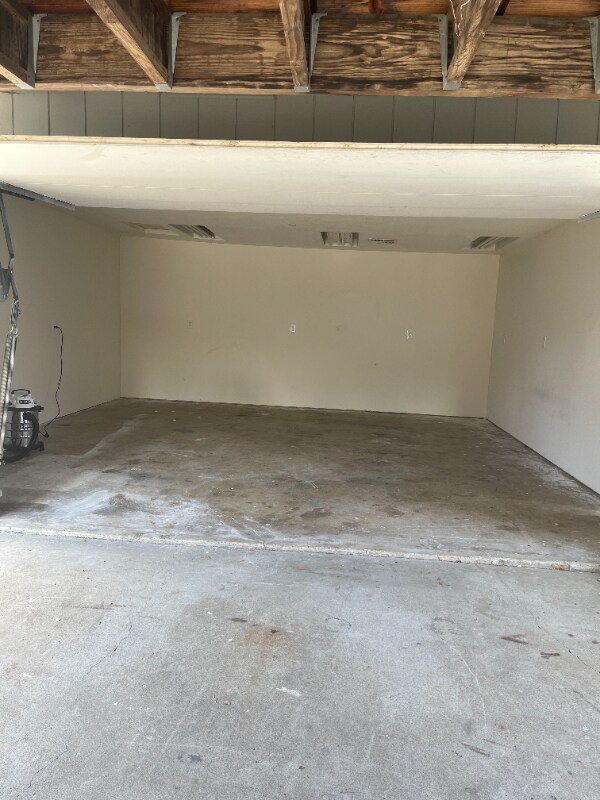 Building Photo - 7024 Woodmore Oaks Dr