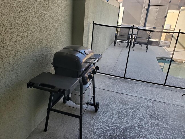 Building Photo - 8965 Cat Palm Rd