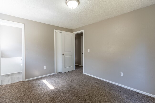 Building Photo - 1521 Marydale Ave