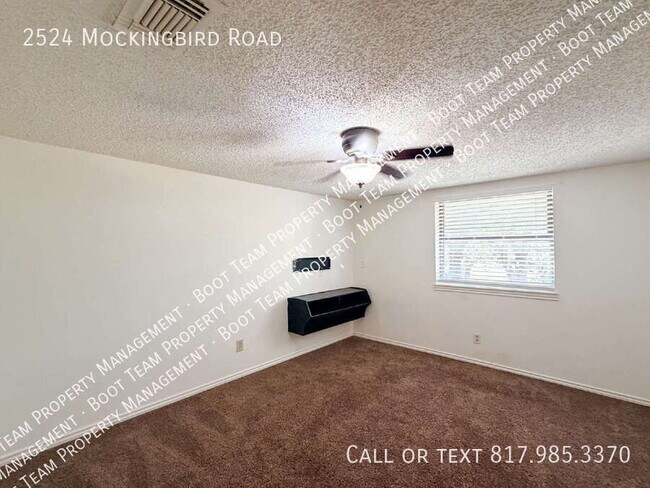 Building Photo - 2524 Mockingbird Rd
