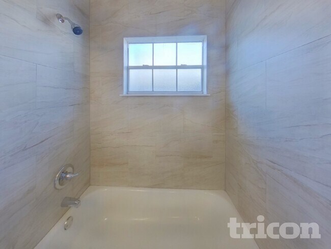 Building Photo - 831 Monroe Harbor Pl