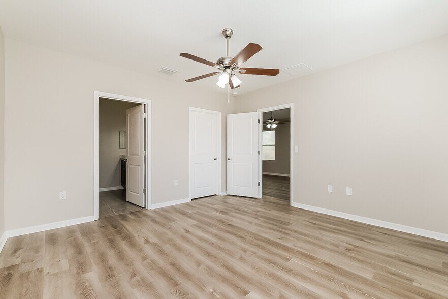 Building Photo - 10213 Mangrove Well Rd