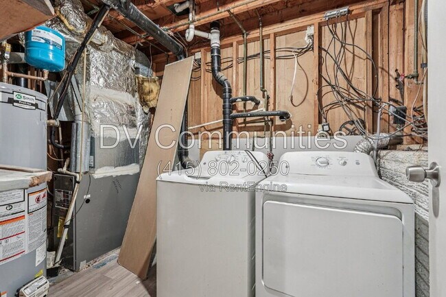 Building Photo - 3531 Tewksbury Dr SW