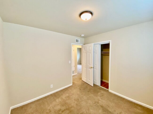 Building Photo - Quiet and Comfortable West San Jose Home