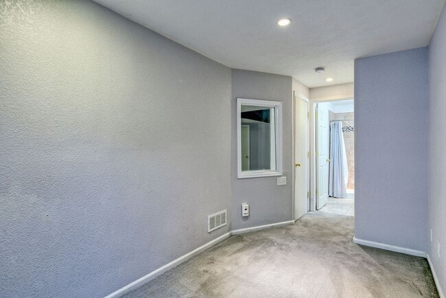 Building Photo - Absolutely Stunning 4 Bedroom Home in Mariana Butte