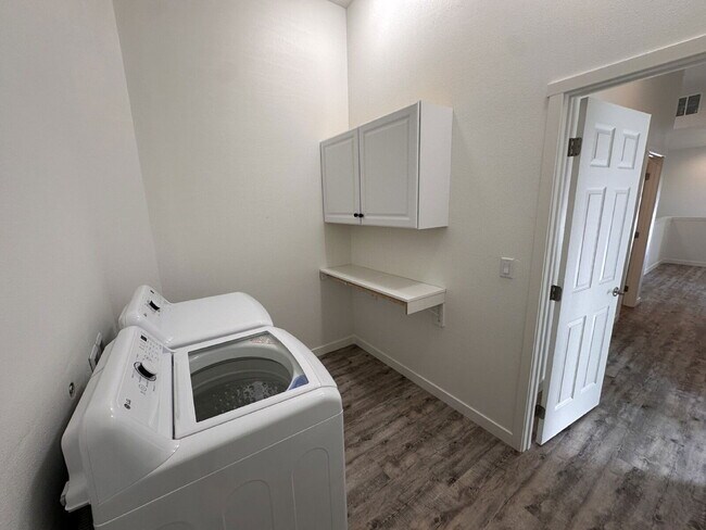 Building Photo - 20611 Independence Way