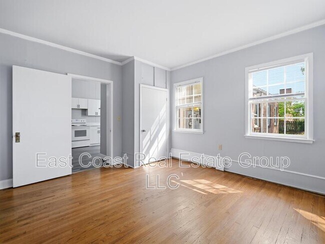 Building Photo - 323 N Potomac St
