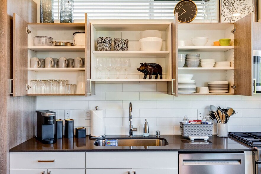 Building Photo - 2203 22nd Ave S