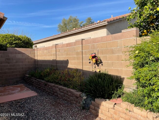 Building Photo - 5579 W Dove Loft Dr